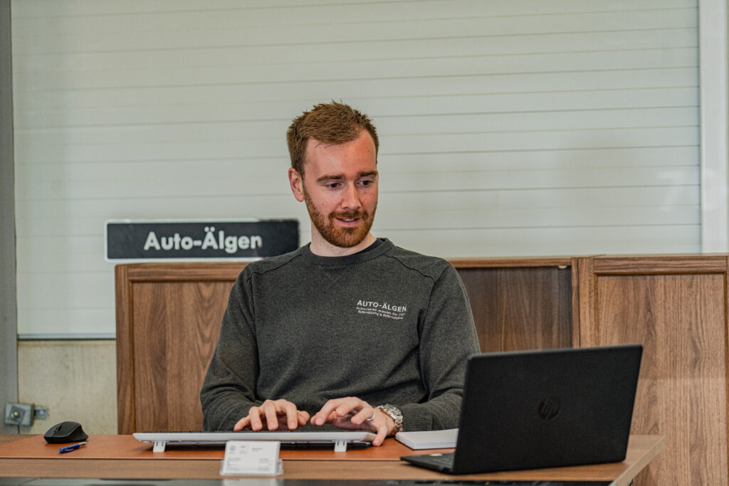 Vi hjälper dig förmedla din bil på auto-älgen