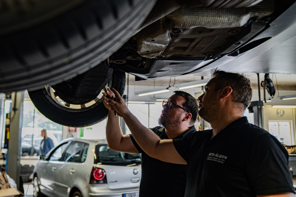 Bromsservice och bromsreparation på Auto-Älgens verkstad i Viken